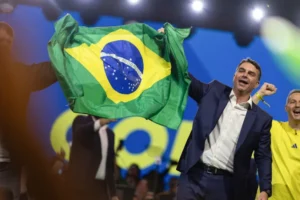 Seis integrantes da família Bolsonaro devem disputar as eleições de 2026