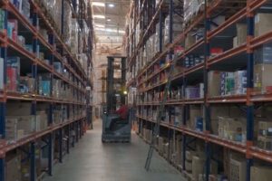 Setor de e-commerce movimenta mais de 40 mil encomendas diariamente em centros de distribuição de Maringá