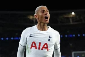Técnico do Tottenham não crava permanência de Richarlison: 'Às vezes diz que quer sair'