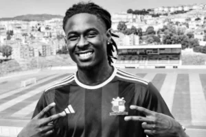 Tragédia no futebol: jogador do Real SC morre em pleno jogo