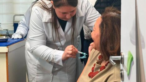 UBSs de Maringá abrem o dia todo neste sábado (22) para atualização da carteira de vacinação de todos os públicos; CONFIRA