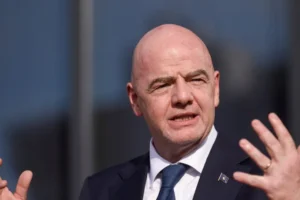 Uefa cita 'esquema secreto' e diz que perdeu confiança em Infantino na Fifa