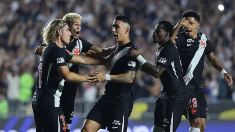 Vasco pega o Olimpia em São Januário para abrir vantagem nas oitavas da Sul-Americana