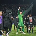 Vasco supera golaço, atropela Olimpia de virada e avança às quartas da Sula