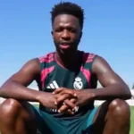Vinícius Júnior volta ao Real Madrid e revela pedido de José Mourinho