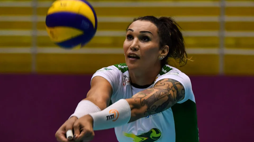 Vôlei brasileiro muda regras e exige teste genético que bane mulheres trans