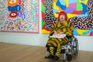Yayoi Kusama, 'Rainha das Bolinhas', morre aos 97 anos em Tóquio