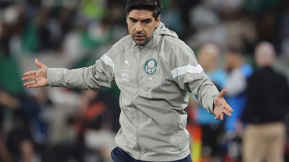 Abel Ferreira sob ataque: "O Palmeiras é muito maior do que você"
