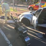 Acidente entre carro e moto elétrica deixa uma pessoa ferida em Maringá