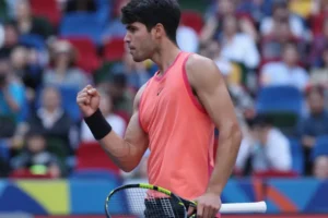 Alcaraz vence na estreia no US Open após mais de 4 meses parado por lesão