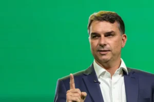 Alcolumbre cita dinheiro para 'Dark Horse' para responder à pressão por impeachment de Moraes