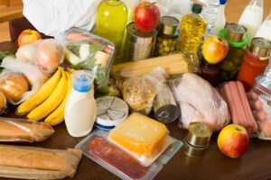 Alimentos mais baratos mudam a compra das famílias de Maringá