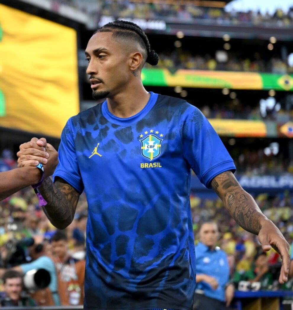 Ancelotti muda sete peças e testa novo esquema contra a Austrália