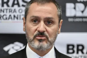 Andrei Rodrigues reúne equipe e volta a comandar PF após decisão de Dino