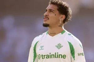 Antony revela sofrimento no Betis: 'Eu não conseguia andar'