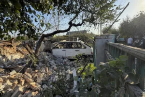 Ataques russos deixam mortos e feridos e ampliam pressão sobre Ucrânia