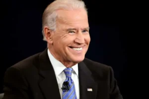 Biden diz que câncer de próstata está sob controle após tratamento