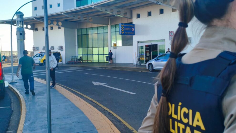 Blitz de trânsito no Aeroporto de Maringá resulta em 16 motoristas autuados