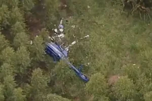Bombeiros encontram destroços de helicóptero e confirmam cinco mortes