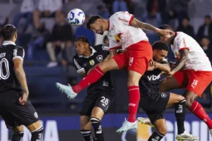 Botafogo e Red Bull Bragantino jogam em busca de reabilitação no Brasileirão e mirando com G-6