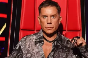 Cantor morre após passar por procedimento estético em clínica