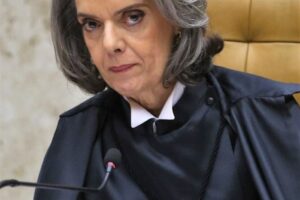 Cármen Lúcia recebe apoio de juízas após dizer que está envergonhada com STF