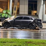 Carro de luxo é destruído após ser atingido por Dodge Ram