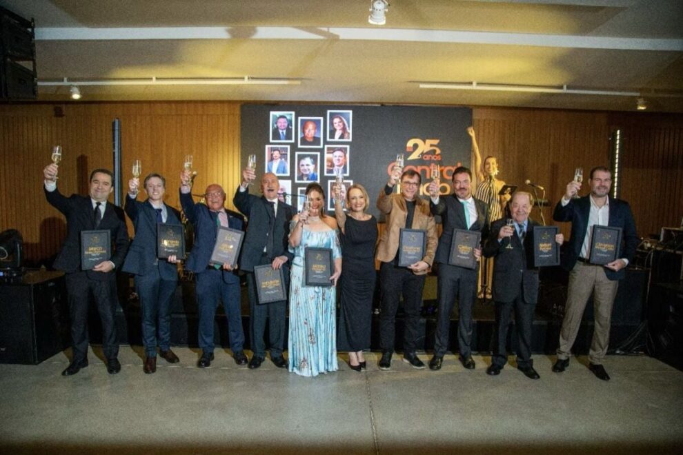 Central Imob celebra 25 anos com homenagens e olhar voltado para o futuro