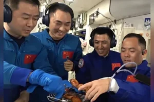 China leva ‘air fryer’ para astronautas em estação espacial