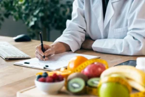 Como comer mais fibras: hábito simples com frutas pode ajudar