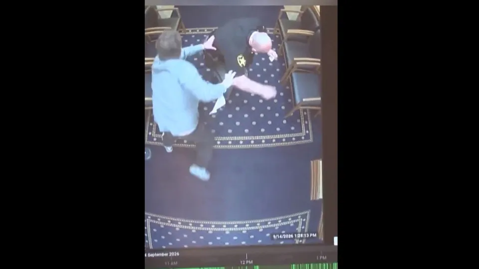 Condenado escapa de algemas e tenta fugir de tribunal nos EUA; vídeo