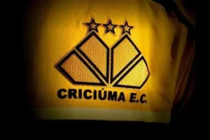 Criciúma e Vila Nova entram em campo de olho na liderança da Série B