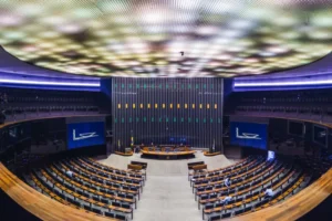 Crise do STF ameaça contaminar Congresso, e parlamentares temem vazamentos generalizados