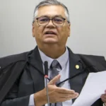 Dino manda PF investigar relação de Vorcaro com cemitérios em SP