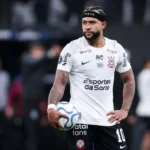 Distrações extracampo de Memphis viram desafio para Diniz no Corinthians