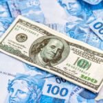 Dólar fecha setembro em R$ 5,17; Bolsa sobe e Nubank ainda não recupera tombo