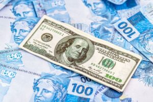 Dólar fecha setembro em R$ 5,17; Bolsa sobe e Nubank ainda não recupera tombo