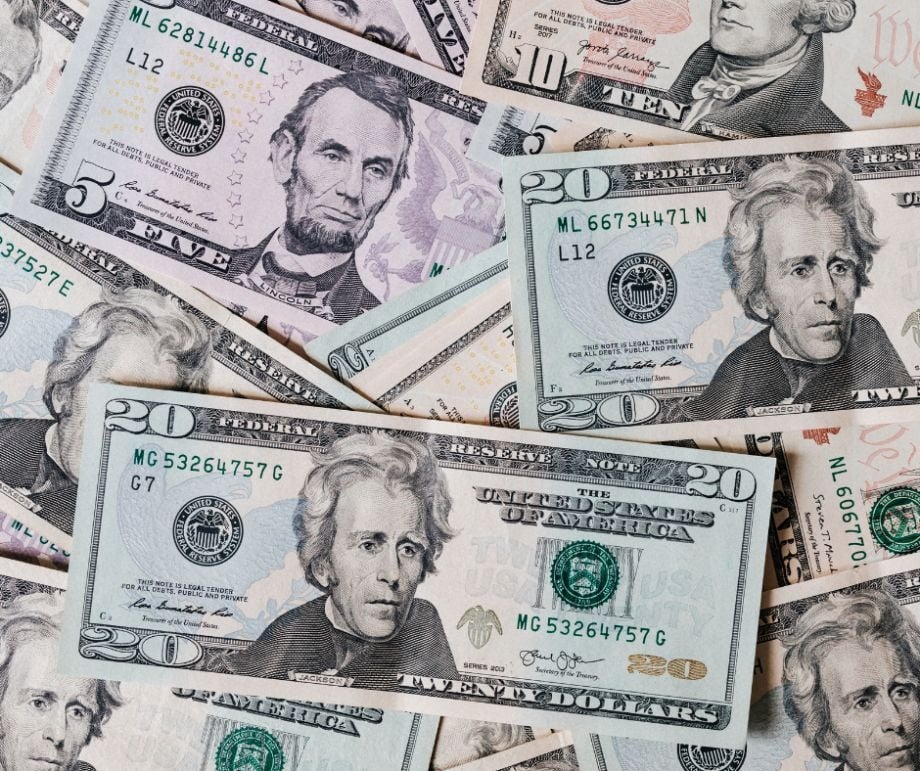 Dólar mexe com preços e negócios em Maringá e região