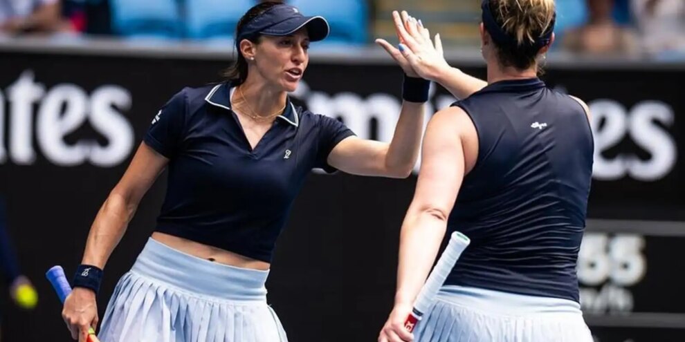 Dupla de Luisa Stefani vence estreia e avança à 2ª rodada do US Open