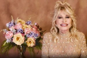 Em homenagem póstuma, Dolly Parton agradece prêmio em vídeo gravado antes de sua morte