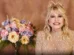 Em homenagem póstuma, Dolly Parton agradece prêmio em vídeo gravado antes de sua morte