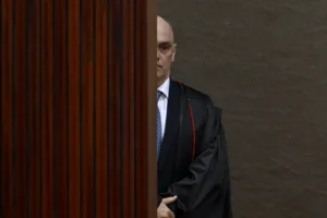 Entre mensagens antes de prisão e encontros com Vorcaro, veja o que pesa contra Moraes