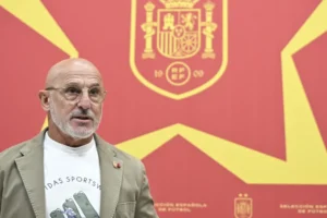 Espanha renova com Luis de la Fuente até 2032 após título mundial