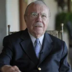 Ex-presidente José Sarney segue internado em hospital de São Paulo