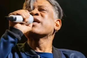 Ex-vocalista do Calcinha Preta morre aos 55 anos