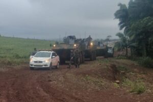 Exército apoia Copel no restabelecimento da energia após temporal em Apucarana