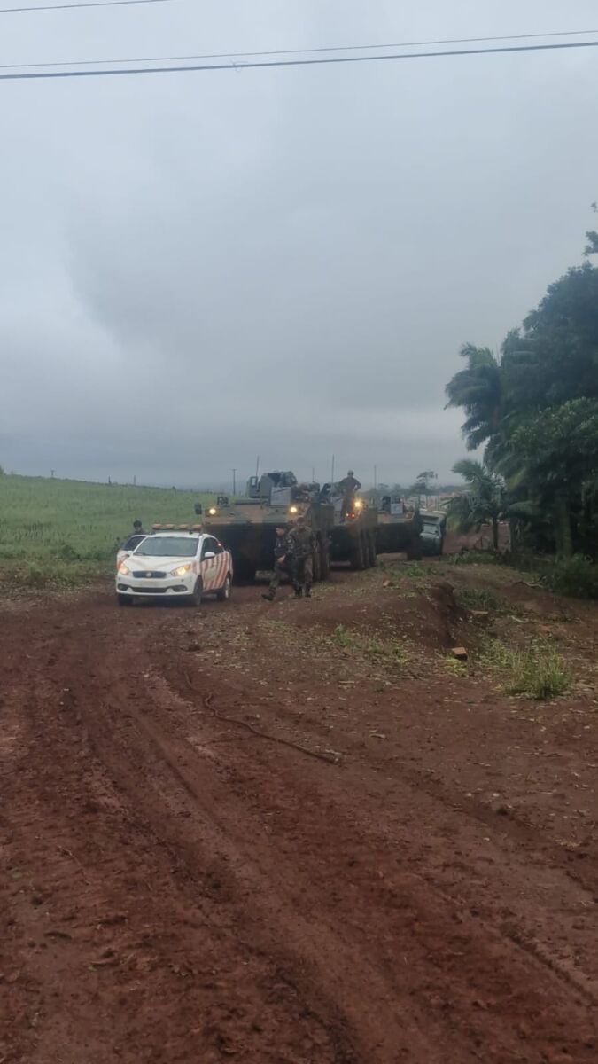 Exército apoia Copel no restabelecimento da energia após temporal em Apucarana