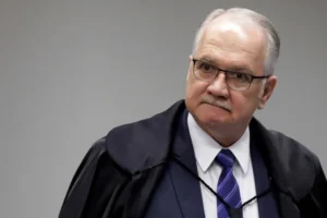 Fachin afasta Mendonça de caso contra Moraes e manda parar apurações de Master e INSS
