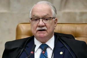 Fachin derruba decisões sobre PF e tira Fake News de Moraes