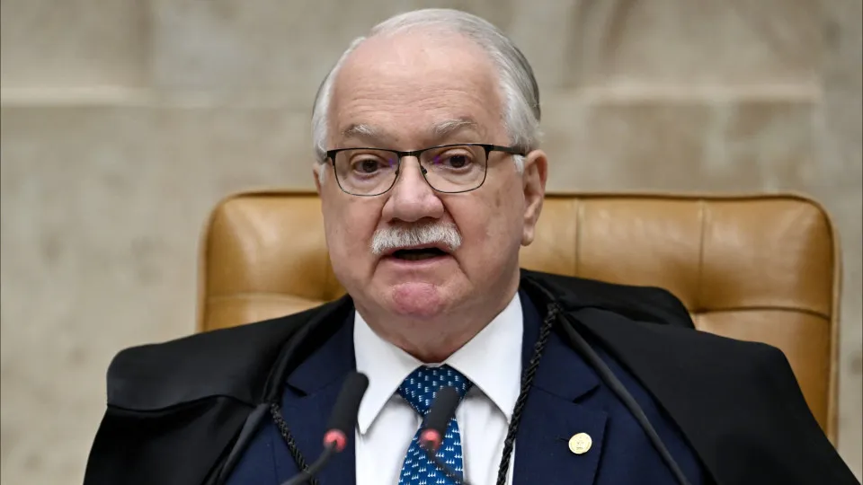 Fachin derruba decisões sobre PF e tira Fake News de Moraes